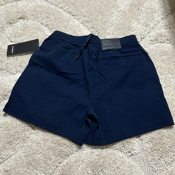 Lululemon Short 5” *Woven - Picture 3 of 5